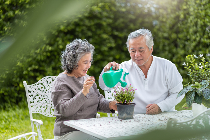 Outdoor Activities For Seniors Provide Health Benefits